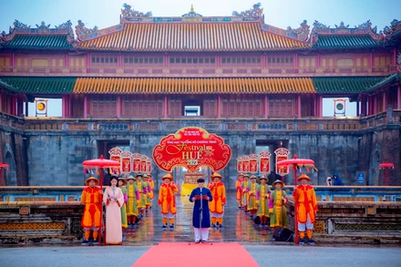 Phó Chủ tịch Thường trực Ủy ban nhân dân tỉnh Nguyễn Thanh Bình công bố chương trình Festival Huế 2023.