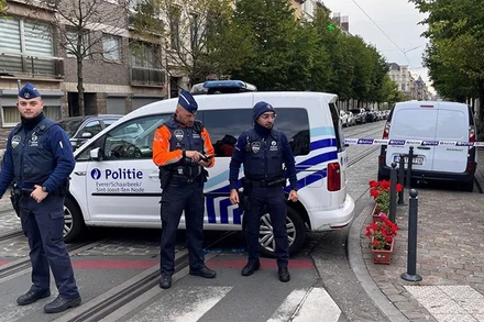 Cảnh sát Bỉ triển khai cuộc truy lùng thủ phạm trên quy mô lớn. (Ảnh: Reuters)