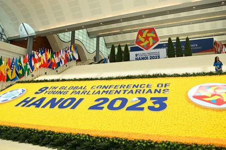 Quang cảnh bên trong Trung tâm Hội nghị Quốc gia, nơi diễn ra Hội nghị Nghị sĩ trẻ toàn cầu lần thứ 9. (Ảnh: DUY LINH)