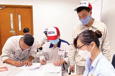 Hỗ trợ tháo gỡ khó khăn cho khách hàng vay phục vụ nhu cầu đời sống, tiêu dùng