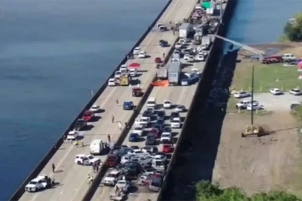 Hiện trường vụ tai nạn giao thông liên hoàn trên cao tốc Interstate 55 ở bang Louisiana, Mỹ ngày 23/10/2023. Ảnh: Sở Cảnh sát bang Louisiana 