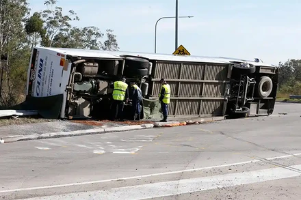 Hiện trường vụ tai nạn. (Ảnh: EPA)