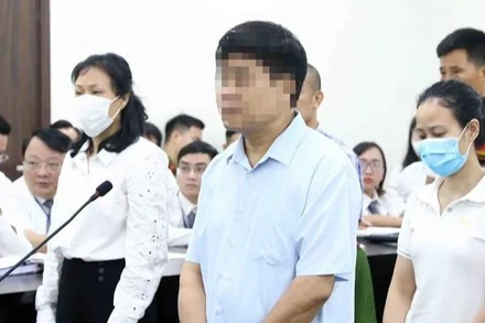 Bị cáo Nguyễn Đức Chung, cựu Chủ tịch UBND thành phố Hà Nội khai báo trước tòa.