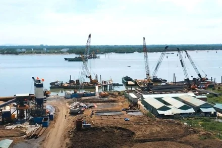 Khu vực cầu Nhơn Trạch thuộc dự án thành phần 1A, Dự án Vành đai 3 được Ban Quản lý dự án Mỹ Thuận (chủ đầu tư) triển khai thi công trước.