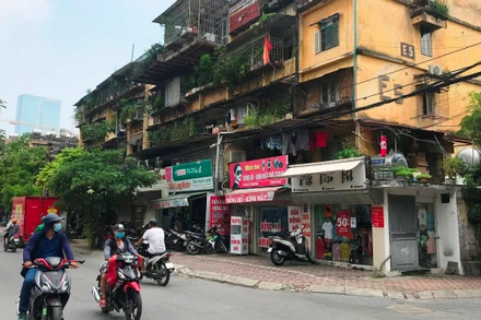 Nhiều dự án cải tạo chung cư cũ chậm trễ.