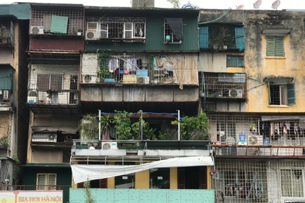 Chung cư cũ nguy hiểm cấp độ D tại Hà Nội.