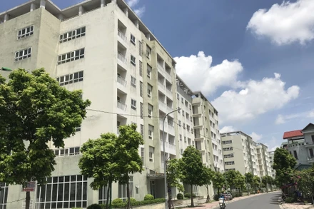 Khu nhà ở tại quận Long Biên (Hà Nội) chậm đưa vào sử dụng. 