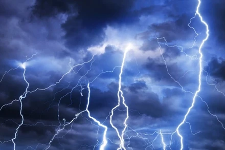 Sét đánh nguy hiểm. 