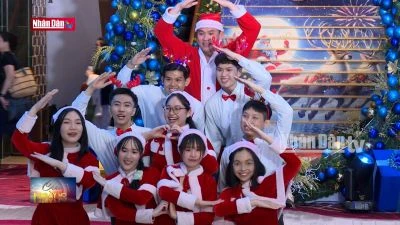 Không khí Giáng sinh rộn ràng trên Thành phố mang tên Bác