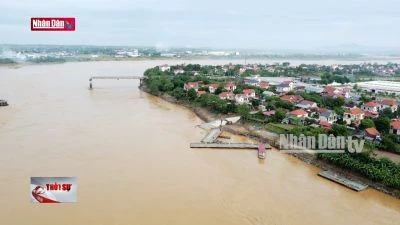 Dừng hoạt động cầu phao Phong Châu do nước sông Hồng lên cao