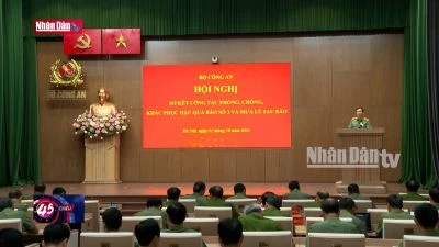 Công an xông pha vào tuyến đầu, khắc phục hậu quả bão lũ để cứu dân