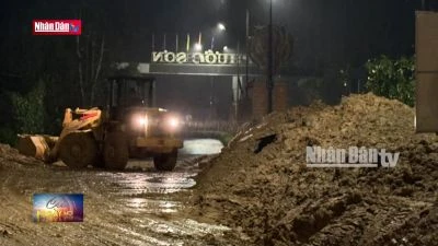 Quảng Nam: Thông xe đường Hồ Chí Minh sau sạt lở