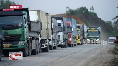 Đà Nẵng: Ùn tắc hàng cây số tại nút giao cao tốc đang thi công