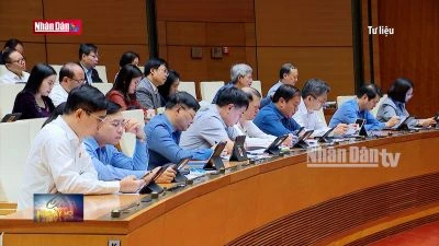 Quốc hội thảo luận về Luật Bảo hiểm y tế