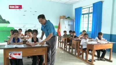 Thầy giáo gần 30 năm miệt mài cắm bản gieo chữ