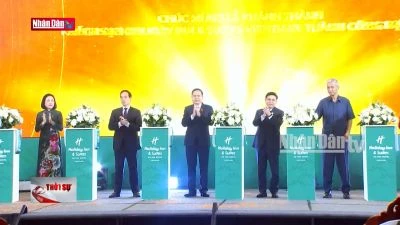 Chủ tịch Quốc hội dự Lễ khánh thành khách sạn 5 sao Holiday tại Lào