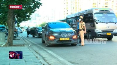 Quyết liệt xử lý tình trạng ô tô dừng đỗ sai quy định