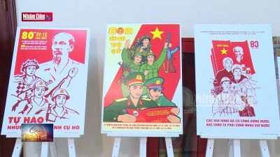 Tranh cổ động góp phần tôn vinh hình tượng "Bộ đội Cụ Hồ"