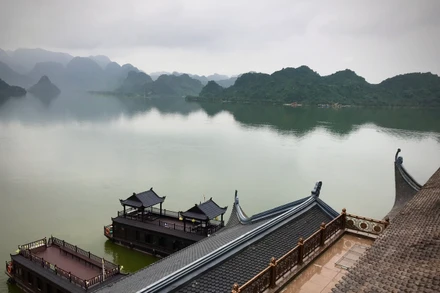 Một góc chùa Tam Chúc thuộc khu du lịch quốc gia Tam Chúc - trọng tâm phát triển của du lịch Hà Nam.