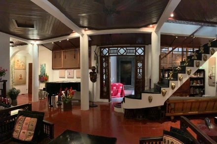 Sau khi rời về nhà riêng của chủ nhân, Art Vietnam Gallery đổi tên thành Art Vietnam Salon Gallery.