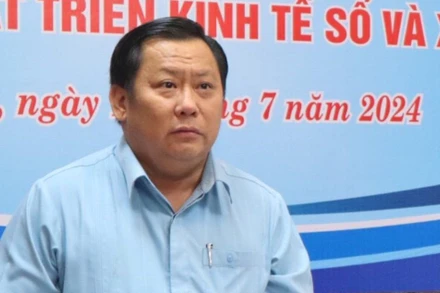 Lãnh đạo tỉnh Long An phát biểu tại buổi làm việc với đoàn công tác Bộ Thông tin và Truyền thông.