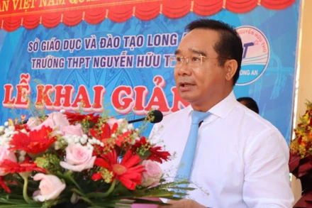 Bí thư Tỉnh ủy Long An Nguyễn Văn Được phát biểu tại Lễ khai giảng của Trường Trung học phổ thông Nguyễn Hữu Thọ.