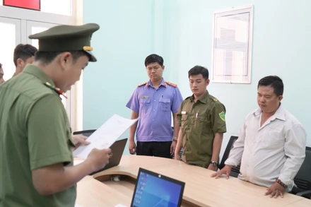 Cơ quan An ninh điều tra Công an tỉnh Long An công bố Quyết định khởi tố vụ án, khởi tố bị can.