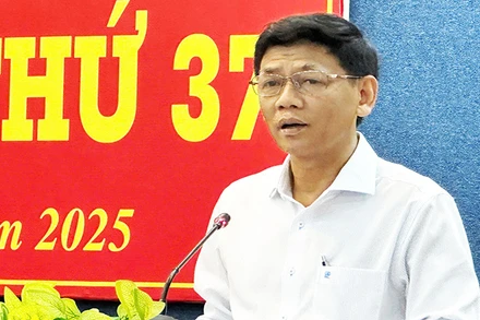 Bí thư Tỉnh ủy Sóc Trăng Lâm Văn Mẫn phát biểu kết luận hội nghị.