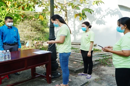 Khuyến cáo thực hiện 2K (khẩu trang, khử khuẩn) tại Khu công nghiệp An Nghiệp tỉnh Sóc Trăng.