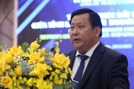 Phó Chủ tịch Ủy ban nhân dân tỉnh Long An Huỳnh Văn Sơn phát biểu tại buổi tọa đàm.