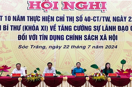 Các đồng chí chủ trì Hội nghị Tổng kết 10 năm thực hiện Chỉ thị số 40-CT/TW.