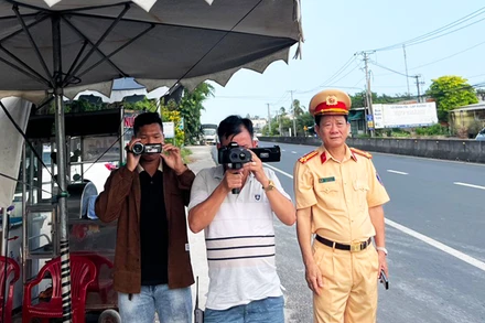 Lực lượng chức năng kiểm soát liên tuyến trên Quốc lộ 1A