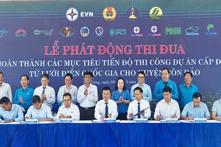 Các đơn vị ký cam kết hoàn thành dự án đúng tiến độ, bảo đảm chất lượng, an toàn
