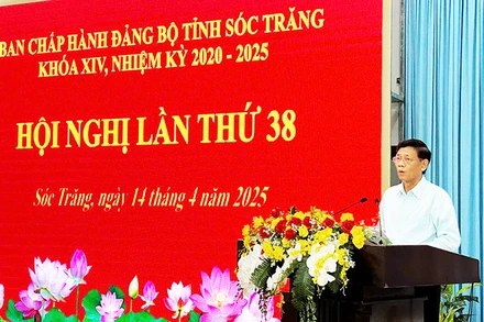 Bí thư Tỉnh ủy Sóc Trăng chỉ đạo hội nghị.