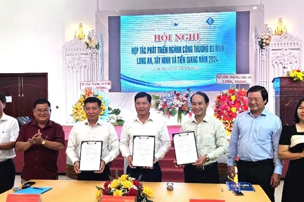 Lãnh đạo Sở Công thương Long An, Tiền Giang và Tây Ninh ký kết hợp tác phát triển ngành công thương.