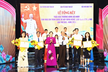 Sóc Trăng trao giải vòng sơ khảo Giải Báo chí toàn quốc về xây dựng Đảng lần thứ 8 năm 2023.