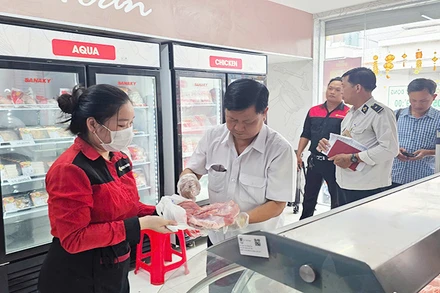 Kiểm tra cửa hàng C.P Fresh Shop thị trấn Mỹ Xuyên, huyện Mỹ Xuyên, tỉnh Sóc Trăng