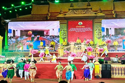 Tiết mục khai mạc chương trình lễ hội