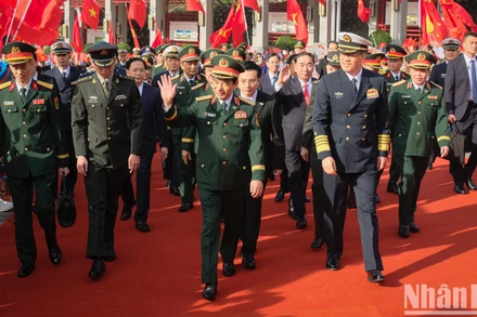 Ngay sau nghi thức tại cột mốc biên giới, đoàn đại biểu Việt Nam đã sang Trung Quốc qua Cửa khẩu Quốc tế Hữu Nghị (Lạng Sơn) để tham gia các chương trình giao lưu song phương.