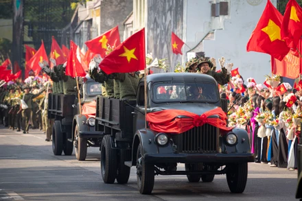 "Ngày hội Văn hóa vì hòa bình" là sự kiện trọng điểm trong chuỗi các hoạt động văn hóa đặc sắc, được chỉ đạo bởi Thành ủy, HĐND, UBND và Ủy ban Mặt trận Tổ quốc Việt Nam thành phố Hà Nội. Chương trình mang ý nghĩa sâu sắc trong việc tôn vinh giá trị lịch sử của Ngày Giải phóng Thủ đô, đồng thời nhìn lại 25 năm Hà Nội đón nhận danh hiệu “Thành phố vì hòa bình” từ UNESCO, khẳng định những nỗ lực không ngừng của thành phố trong việc giữ gìn và phát huy các giá trị văn hóa, lịch sử, đồng thời xây dựng một Thủ đô ngày càng văn minh, hiện đại, hội nhập quốc tế. 
