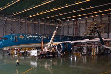 Tàu bay đang trong giai đoạn bảo dưỡng định kỳ ở xưởng sửa chữa máy bay tại sân bay Nội Bài.
