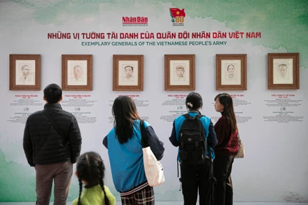 Triển lãm tương tác “Những trận đánh nổi tiếng, những vị tướng tài danh” ca ngợi những chiến công hiển hách và tôn vinh những vị tướng tài danh của Quân đội nhân dân Việt Nam.