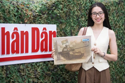 Bạn Trần Thị Hồng Vân, 30 tuổi (Hà Nội) chia sẻ: "Tôi rất vui và tự hào khi được hòa chung vào không khí rạo rực, hào hứng của cả nước. Trước khi cầm tờ phụ san trên tay, đứng xếp hàng và nhìn lại những số báo của các năm trước, tôi như được ôn lại lịch sử. Cảm giác vừa hồi hộp, hào hứng, vừa xúc động khi được trải nghiệm khoảnh khắc ý nghĩa này".