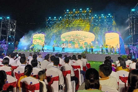 Lễ khai mạc với chủ đề "Nghi Sơn biển ngọc - Khát vọng vươn xa".