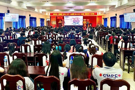 Toàn cảnh Hội nghị.