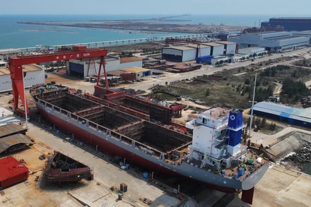 Quang cảnh đóng tàu ở Công ty TNHH đóng tàu Quảng Tây thuộc Tập đoàn đóng tàu Trung Quốc. (Ảnh: TÂN HOA XÃ)