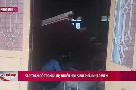 Sập trần gỗ trong lớp, nhiều học sinh phải nhập viện