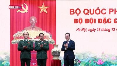 Chủ tịch nước thăm và làm việc với Binh chủng Đặc công