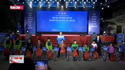 Chăm lo trẻ em khó khăn vùng biên giới