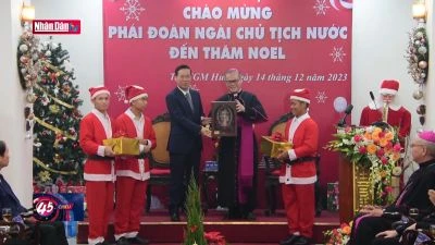 Chủ tịch nước chúc mừng Giáng sinh Tổng giáo phận Huế